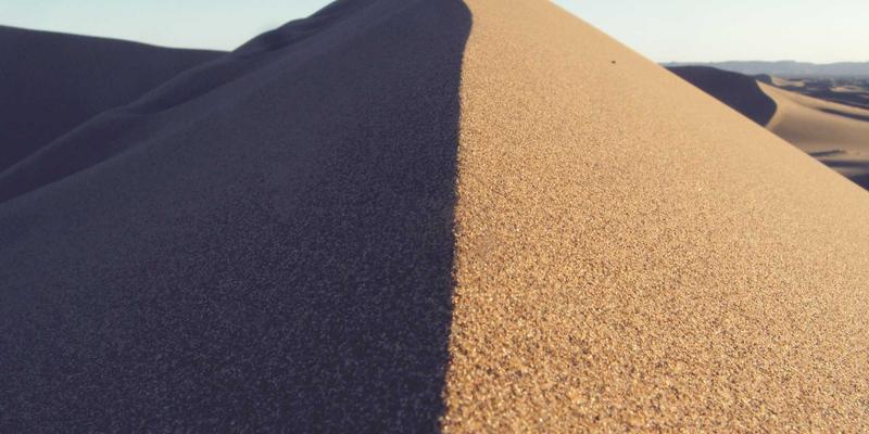 从吴哥窟到西哈努克港：柬埔寨文化传承与投资热潮下的经济转型之路