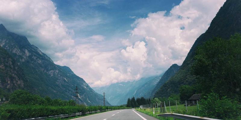 柬埔寨佛教寺庙：从Khmer文化中心到现代旅游胜地的社会功能转型