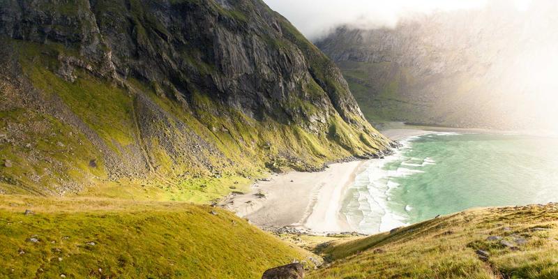 高棉传统医药的现代传承：暹粒草药知识与当代医疗体系的融合挑战